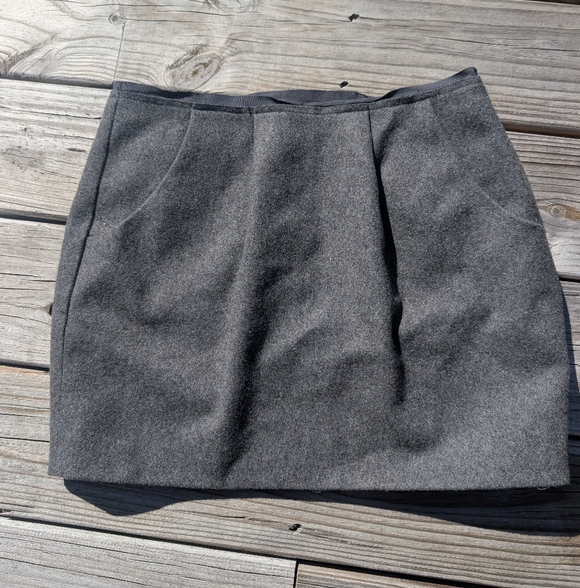 J. Crew Dresses & Skirts - J. Crew Skirt Size 4 Charcoal Gray Felted Wool Blend Pleated Ribbon Waist Mini